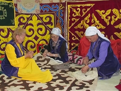 Весенний праздник с национальным колоритом