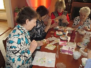 В Доме творчества Нагайбакского района научились украшать символ Пасхи