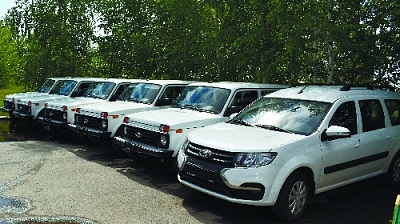 Еще семь новых автомобилей поступили в районную больницу