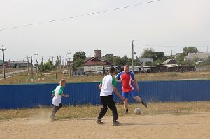 Начало учебного года отметили футбольным матчем