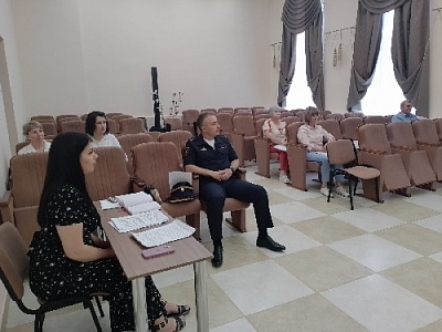 Уважать людей любой национальности