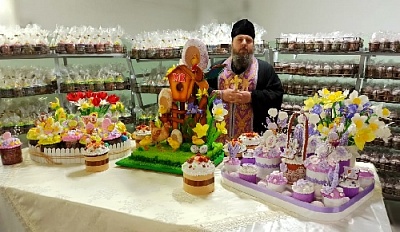 Жители Нагайбакского района могут приобрести освященную пасхальную продукцию в местных магазинах 