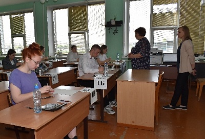 ЕГЭ по истории и физике сдали 18 выпускников района