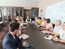 Приносите соленья для наших солдат