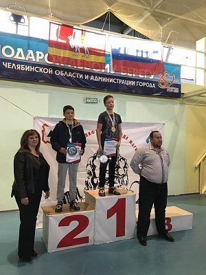 Юные нагайбакские паэурлифтеры показали свою силушку