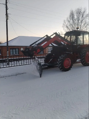 Техника вышла на очистку дорог 