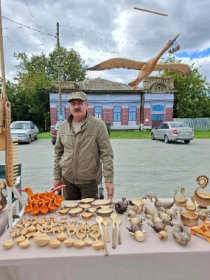 На ярмарке народных умельцев 