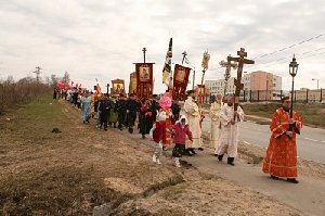 По улице Ильича прошел крестный ход — Академический молебен По улице Ильича прошел крестный ход — Академический молебен