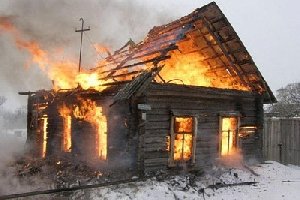 В Нагайбакском районе горят дома и гибнут люди
