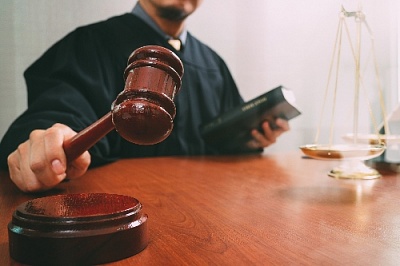 Суд прекращает деятельность?