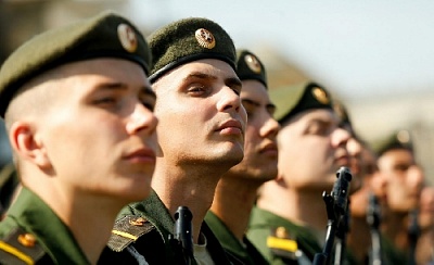 Региональные власти выплатят контрактникам дополнительно 150 тысяч рублей  