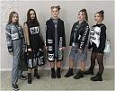 На сцене – модники и модницы