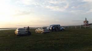 Поклонились иконе и искупались в святой воде