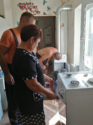 Жители улицы «5 отделение» в Париже рады приходу газа в их дома
