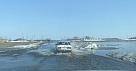 Паводковые воды заливают дорогу в Нагайбакском районе